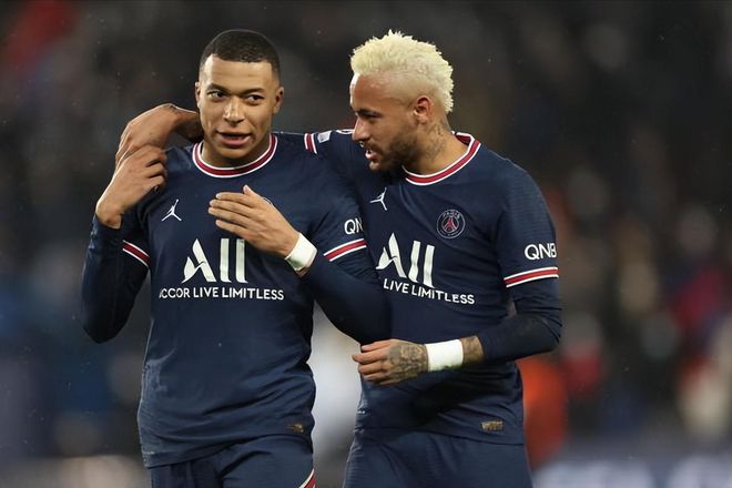 地展现了他 地展现了他